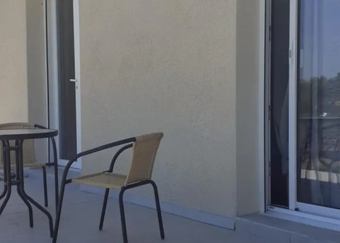 La Petite Maison